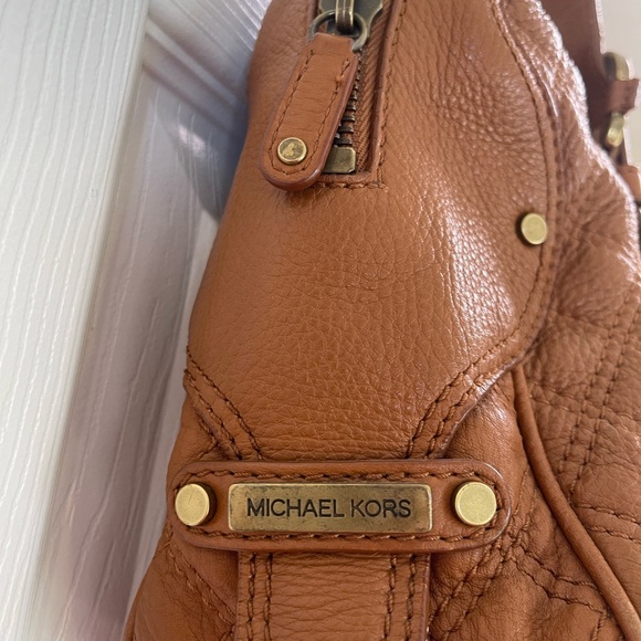 Michael Kors Tan Quilted Shoulder Bag - Picture 3 of 12